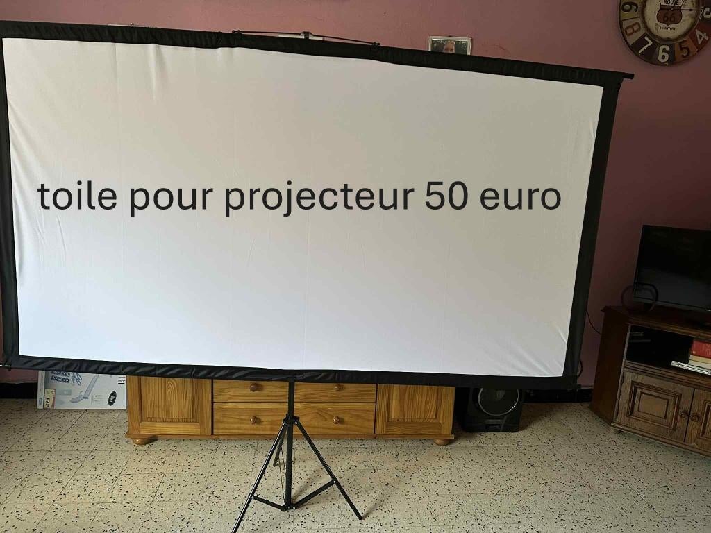toile sur pied pour projecteur 50 euro, Enlèvement, Neuf