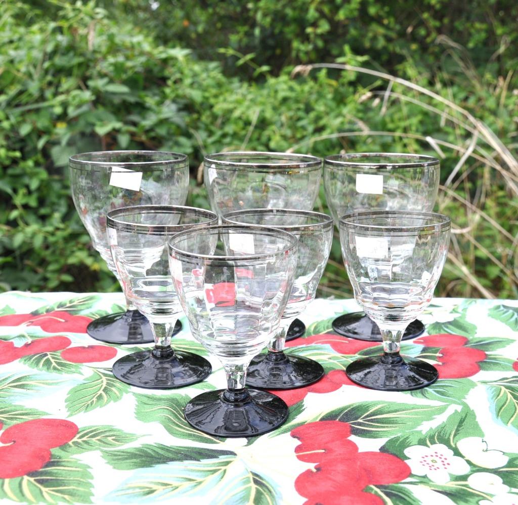 7 verres art deco pied noir bord argenté, Antiquités & Art, Enlèvement ou Envoi