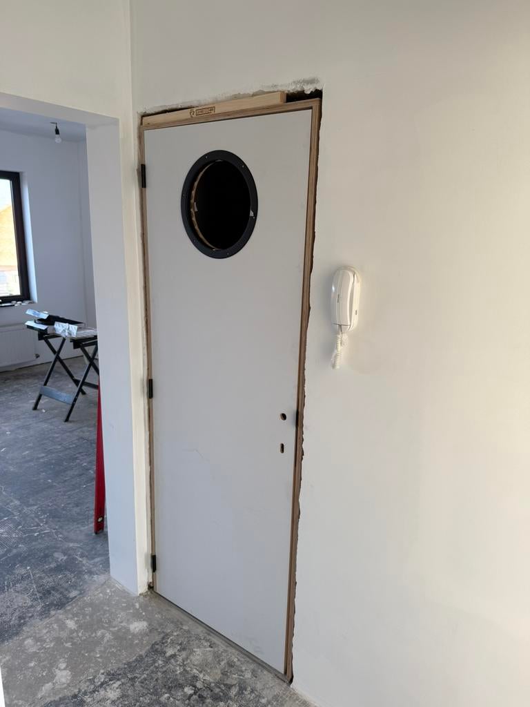 Porte avec hublot 73x201 (neuf)