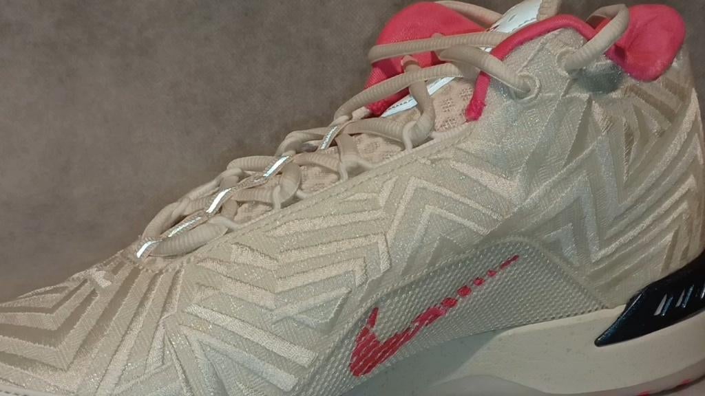 James LeBron NXXT Genisus QS - Maat 45,5 - Nieuw - #18 #, Overige kleuren, Nieuw, Ophalen of Verzenden, Sneakers
