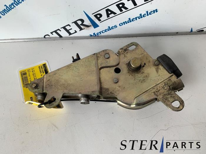 Cabriodak vergrendelslot van een Mercedes SL, Ophalen of Verzenden, 3 maanden garantie, Gebruikt, Mercedes-Benz