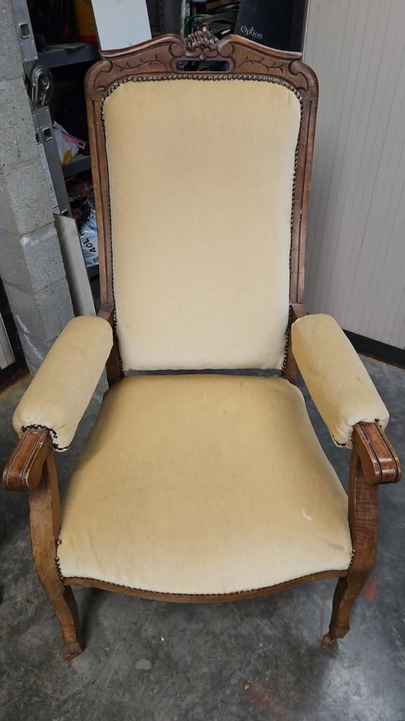 Louis Philippe Voltaire fauteuil, Enlèvement