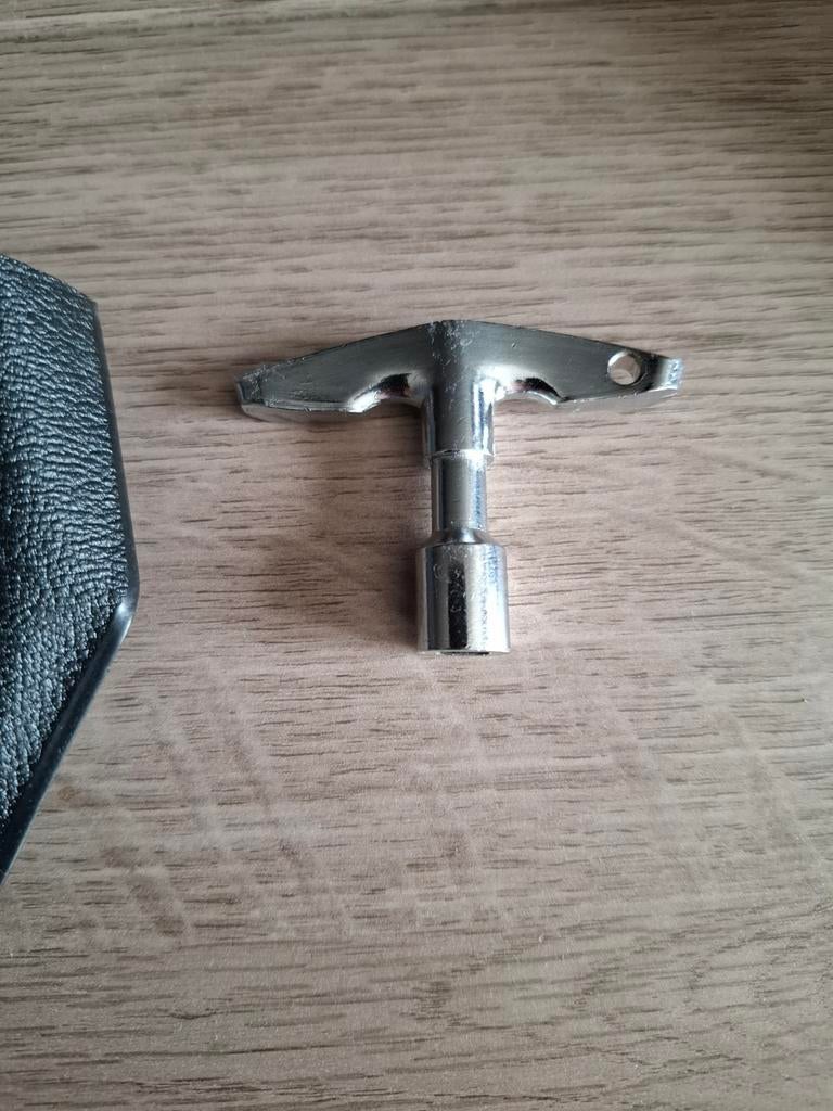 Pearl vintage jaren 70 stemsleutel voor uw drumstel in zgst, Ophalen of Verzenden, Zo goed als nieuw