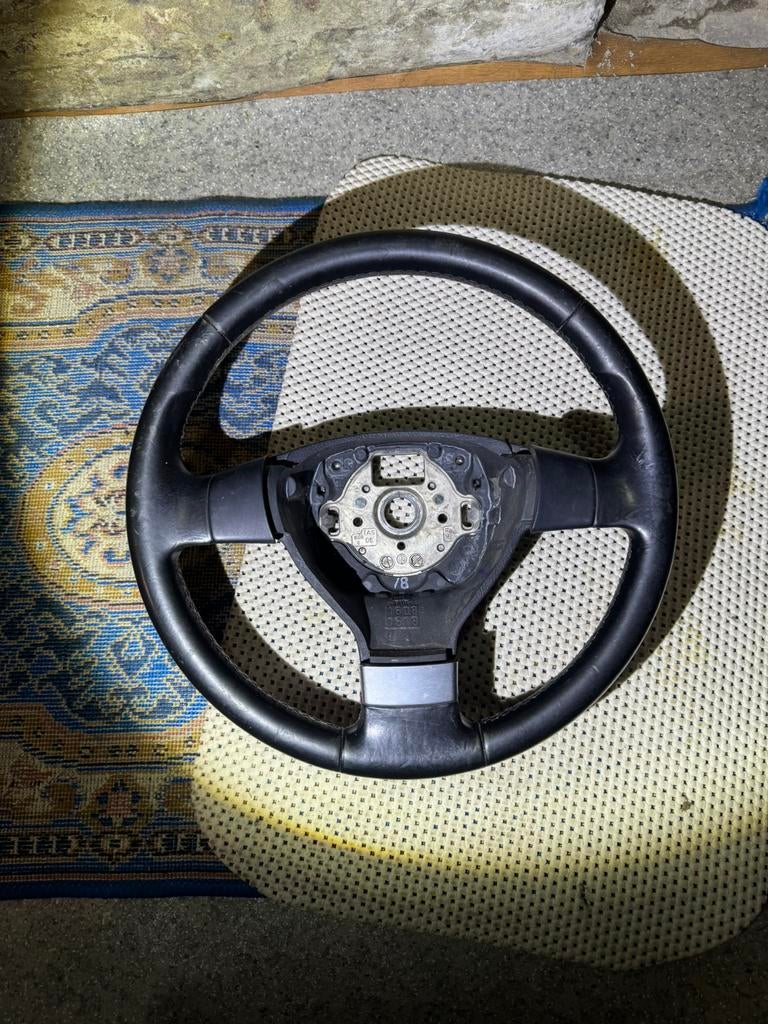 Volant en Cuir Volkswagen Golf 5 polo 9n3 etc.., Enlèvement ou Envoi, Volkswagen