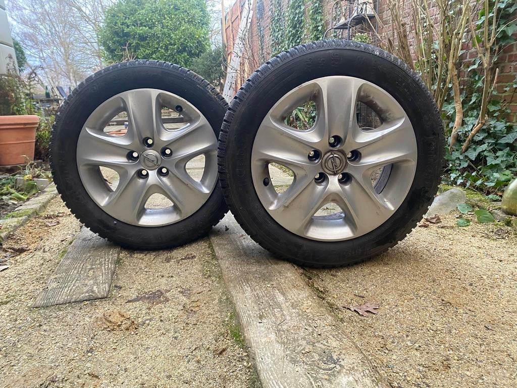 2 pneus de voiture, Autos : Pièces & Accessoires, Enlèvement, Pneu(s)