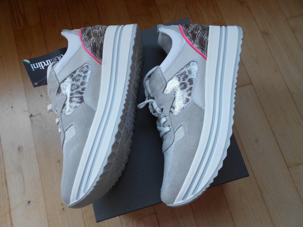 Nero Giardini NEUVES baskets pointure 40, Neuf, Gris, Enlèvement ou Envoi, Sneakers et Baskets