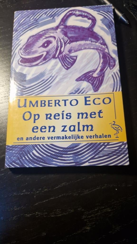 Umberto Eco - Op reis met een zalm, Ophalen of Verzenden, Zo goed als nieuw, Umberto Eco