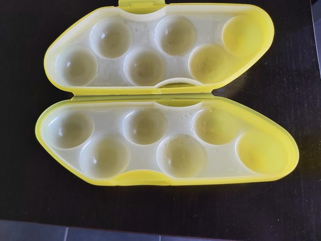 Bewaardoos voor eieren, Huis en Inrichting, Keuken | Tupperware, Ophalen of Verzenden, Zo goed als nieuw, Geel, Bak of Kom