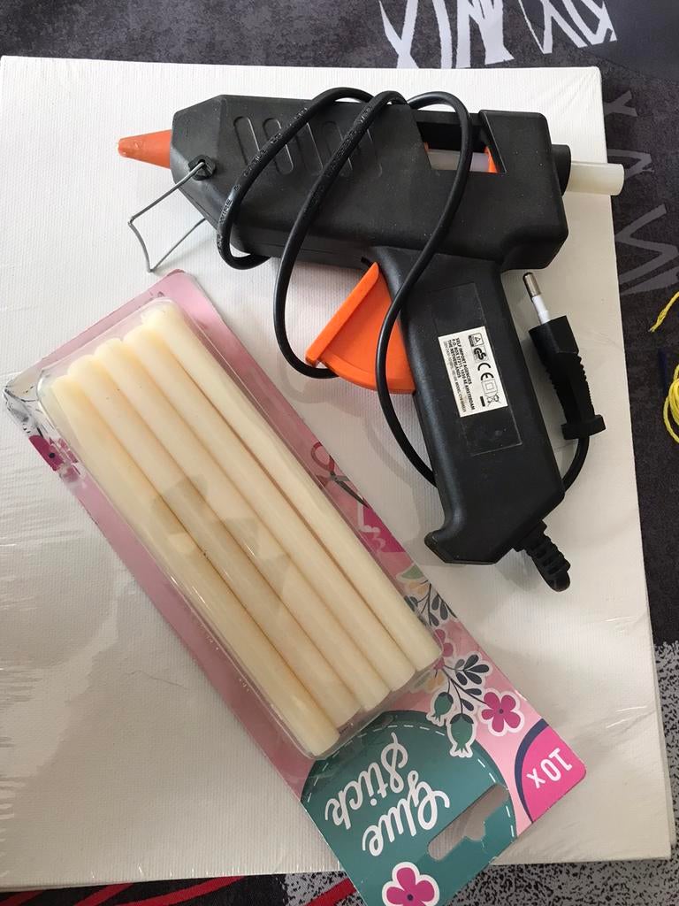 Lijmpistool met nieuwe vullingen, Hobby en Vrije tijd, Ophalen of Verzenden, Gebruikt, Gereedschap of Accessoires