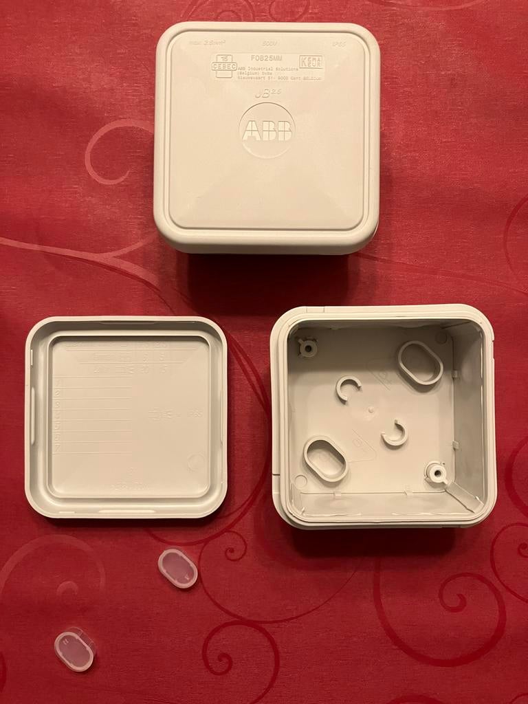 Nieuwe ABB/Vynckier FOB25MM 2,5mm2 aftakdoos met 7 uitgangen, Doe-het-zelf en Bouw, Ophalen of Verzenden, Nieuw
