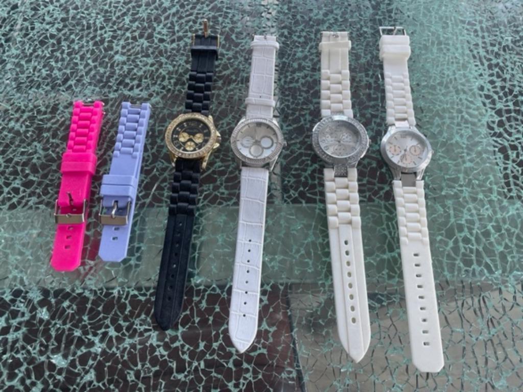 4 Horloges dames ALS NIEUW, Bijoux, Sacs & Beauté, Montres | Femmes, Montre-bracelet, Enlèvement ou Envoi, Comme neuf, Synthétique