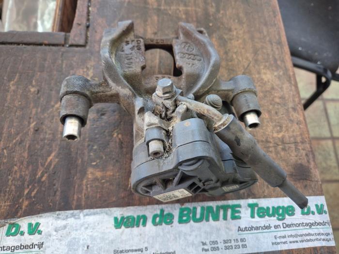Etrier de frein (pince) arrière droit d'un Volkswagen Golf, Autos : Pièces & Accessoires, Freins & Transmission, Volkswagen, Utilisé