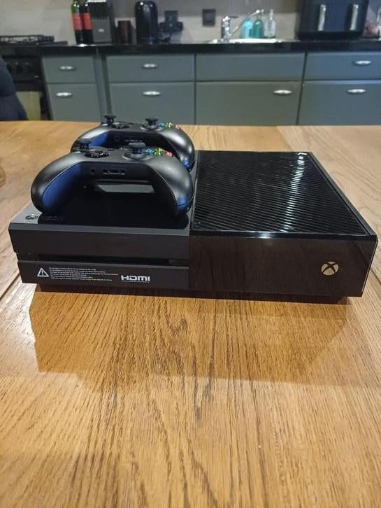 Xbox One 500GB + 2 Controllers, Xbox One, Met 2 controllers, Ophalen of Verzenden, 500 GB