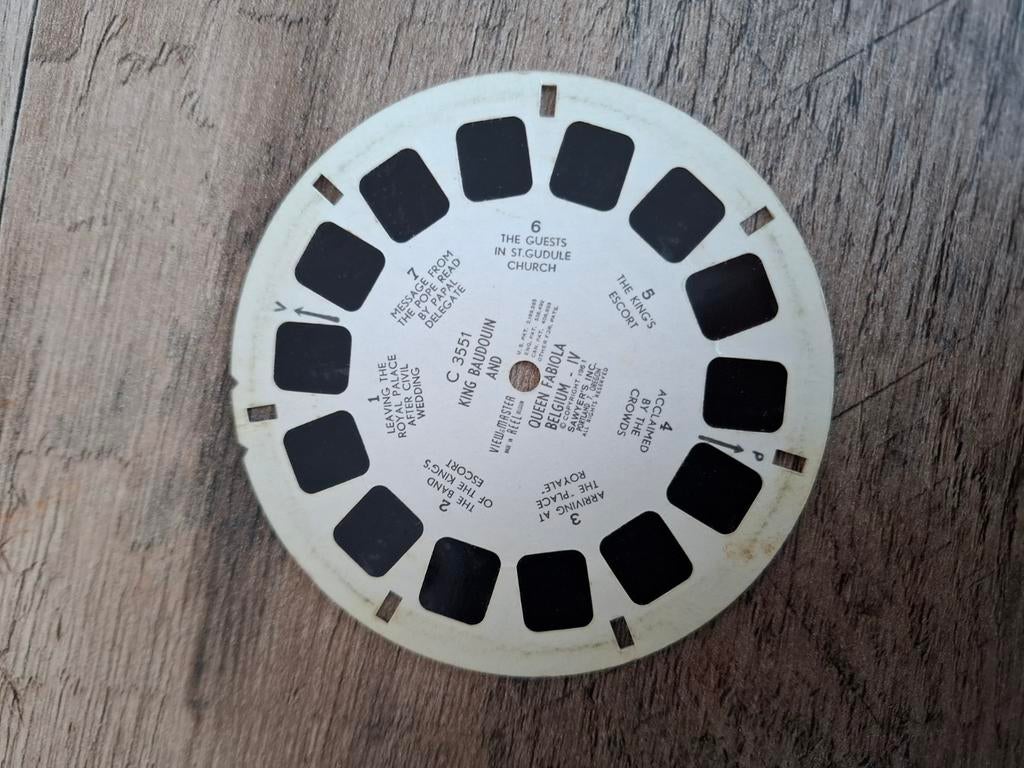 Viewmaster : roi Baudion et reine Fabiola 3551, Envoi