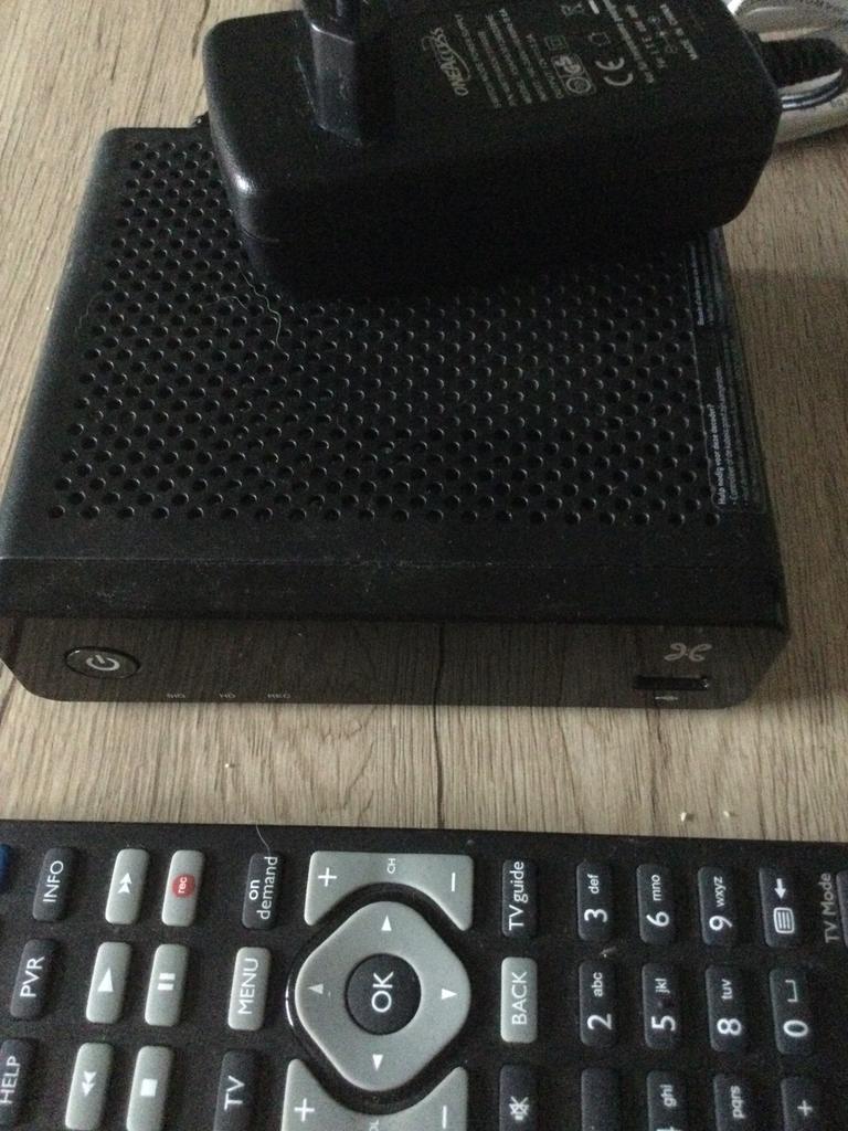 Décodeur Proximus V5 avec télécommande et câble, Utilisé, Décodeur