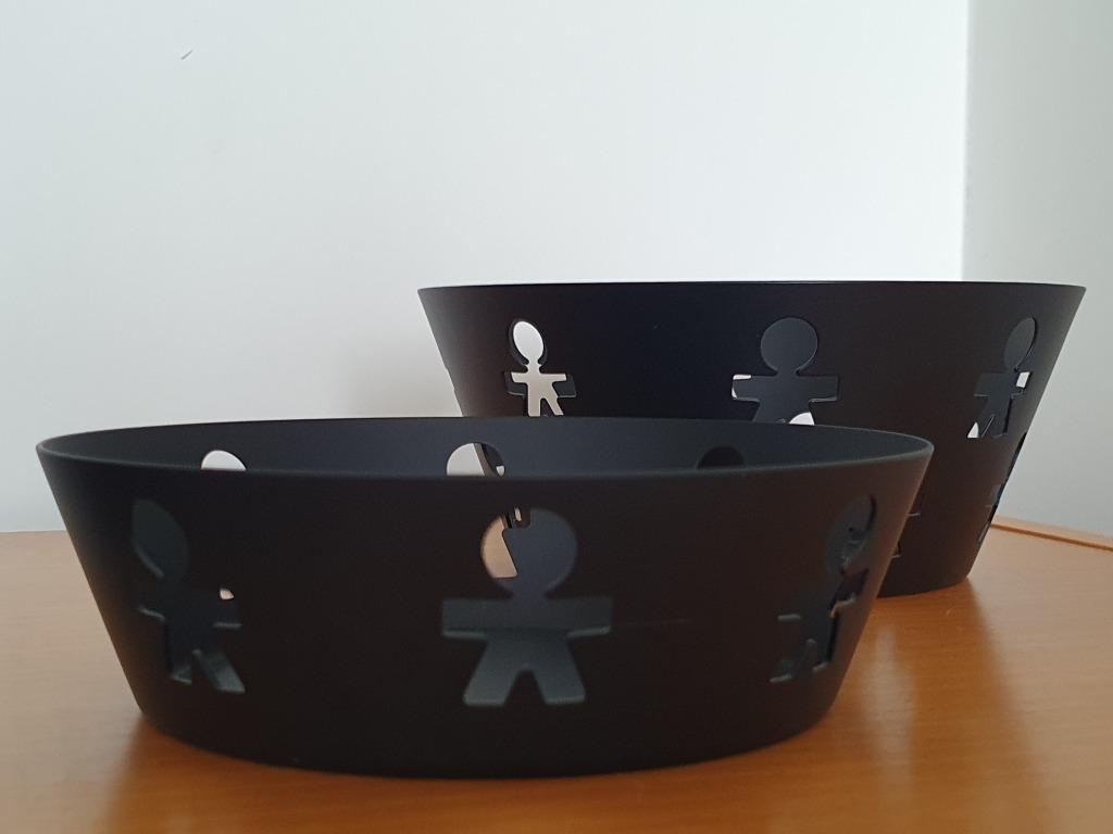 2 Alessi fruitschalen Girotondo in mat zwart, Enlèvement ou Envoi, Rond, Comme neuf, Panier