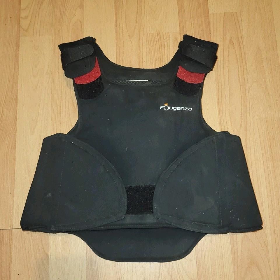 bodyprotector zwart fouganza 8/10jaar, Dieren en Toebehoren, Ophalen of Verzenden, Zo goed als nieuw, Rijden