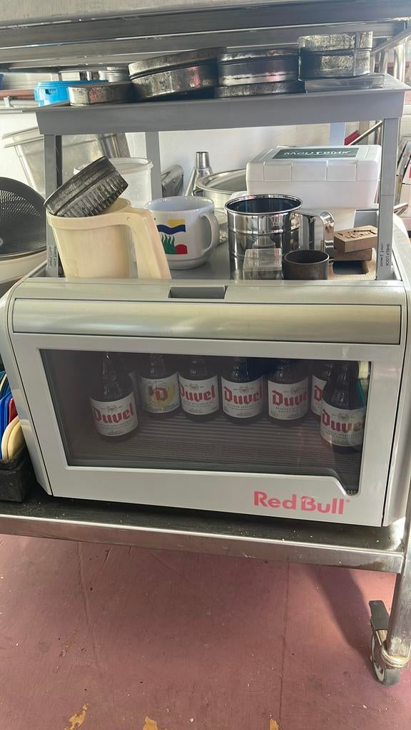 Redbull ijskast, Enlèvement, Comme neuf