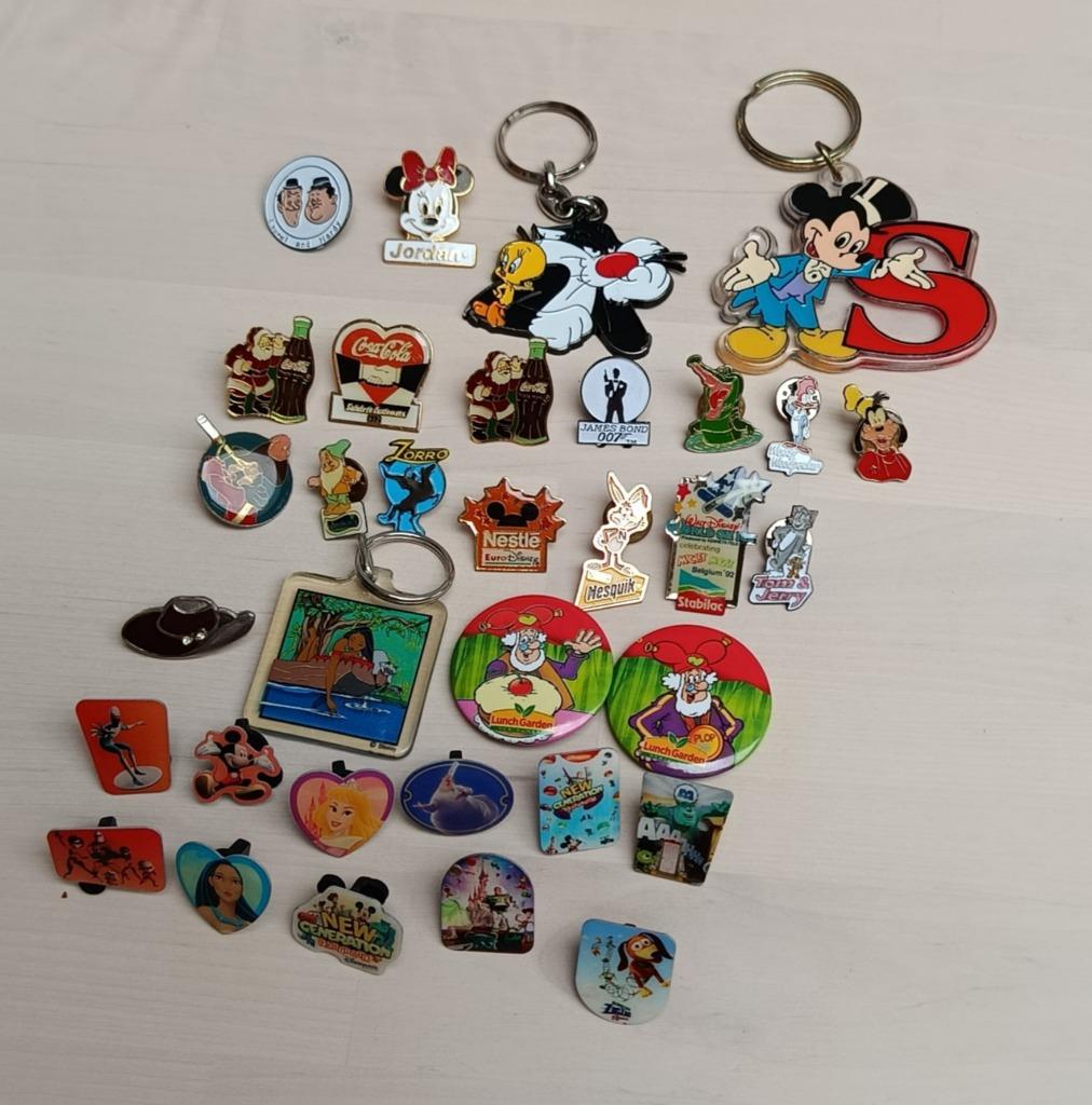 Pins en button Disney en andere stripfiguren + series & film, Verzamelen, Ophalen, Gebruikt