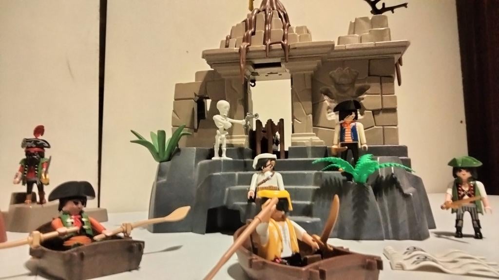 Playmobil 4842 Schattentempel + 6146 Pirateneiland, Ophalen, Gebruikt