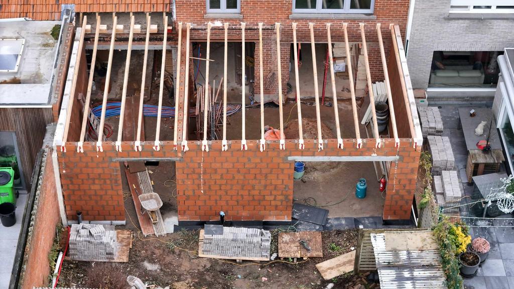 Metselen werk, platte daken, fundering, riolering, voegen