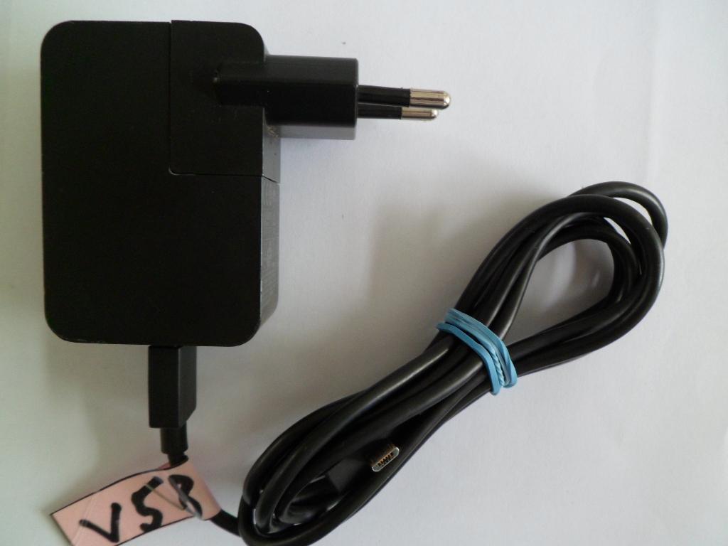 Adaptateur d'alimentation 240VAC à 12VDC, 1,5 Amp, Enlèvement ou Envoi, Comme neuf