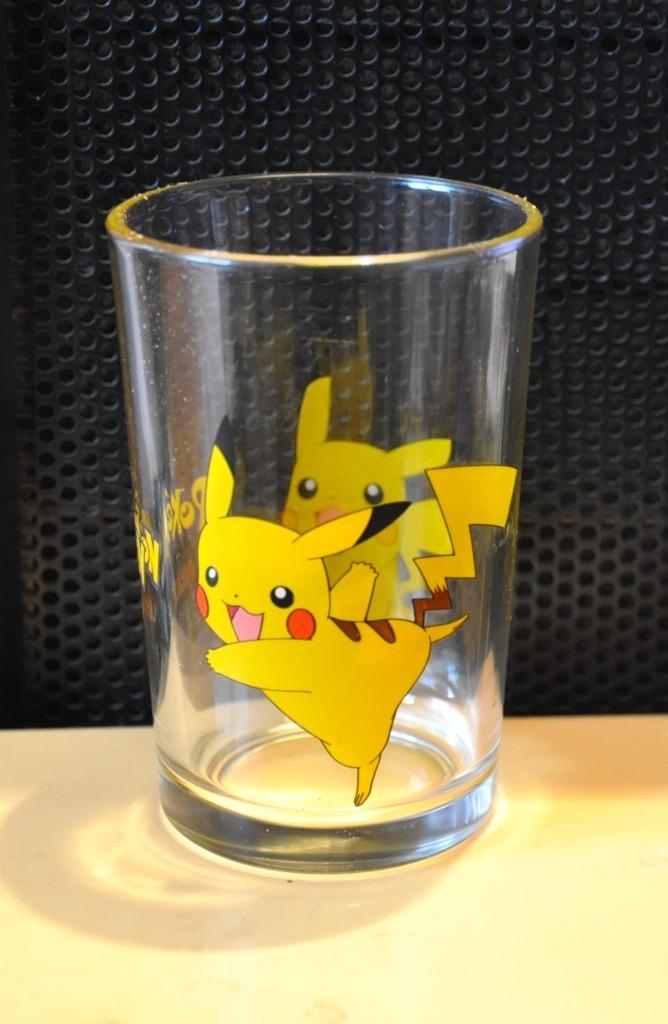 verre de collection pokemon pikachu modele 1, Collections, Enlèvement ou Envoi, Comme neuf, Verre à eau