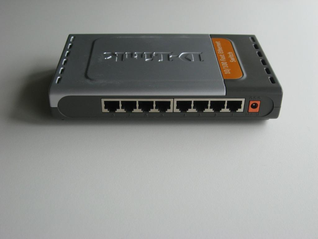 Commutateur Ethernet D-Link DES-1008D 100 Mbps 8 ports, Informatique & Logiciels, Enlèvement ou Envoi, Utilisé