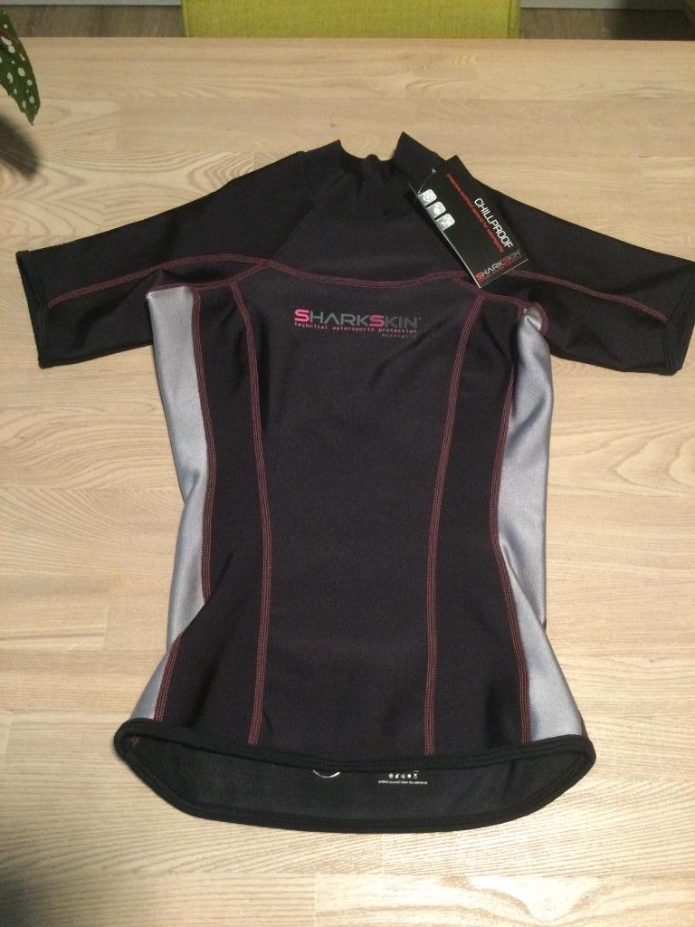Sharkskin 1mm Short Sleeve Lady XS nieuw aan 30€ ipv 117,95€, Ophalen of Verzenden, Nieuw, Duikpak