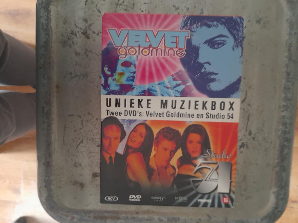 Velvet goldmine/studio 54, À partir de 16 ans, Envoi, Comme neuf
