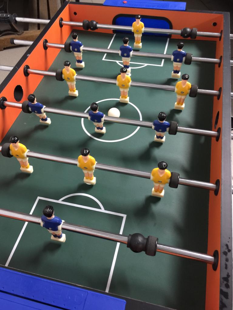 Voetbaltafel kinderen, compleet, zeer stevig, als nieuw, Ophalen, Zo goed als nieuw