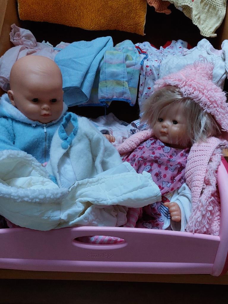 poupée et bébé avec le lit rose Hello Kitty -vêtements, Enlèvement, Utilisé, Baby Pop