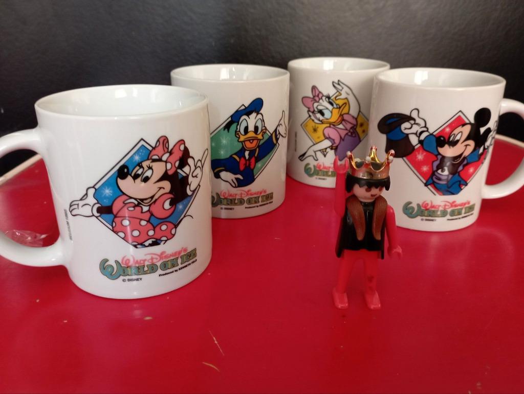 644) 4 tassen Renault Disney world on ice, Verzamelen, Disney, Zo goed als nieuw, Servies, Ophalen of Verzenden