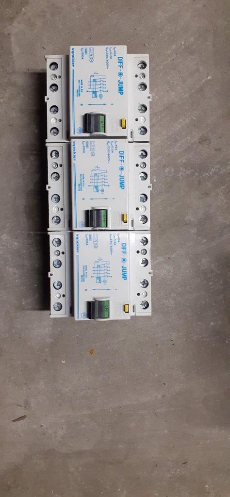 Zekeringen en verliesstroomschakelaars, Doe-het-zelf en Bouw, Ophalen, Zo goed als nieuw