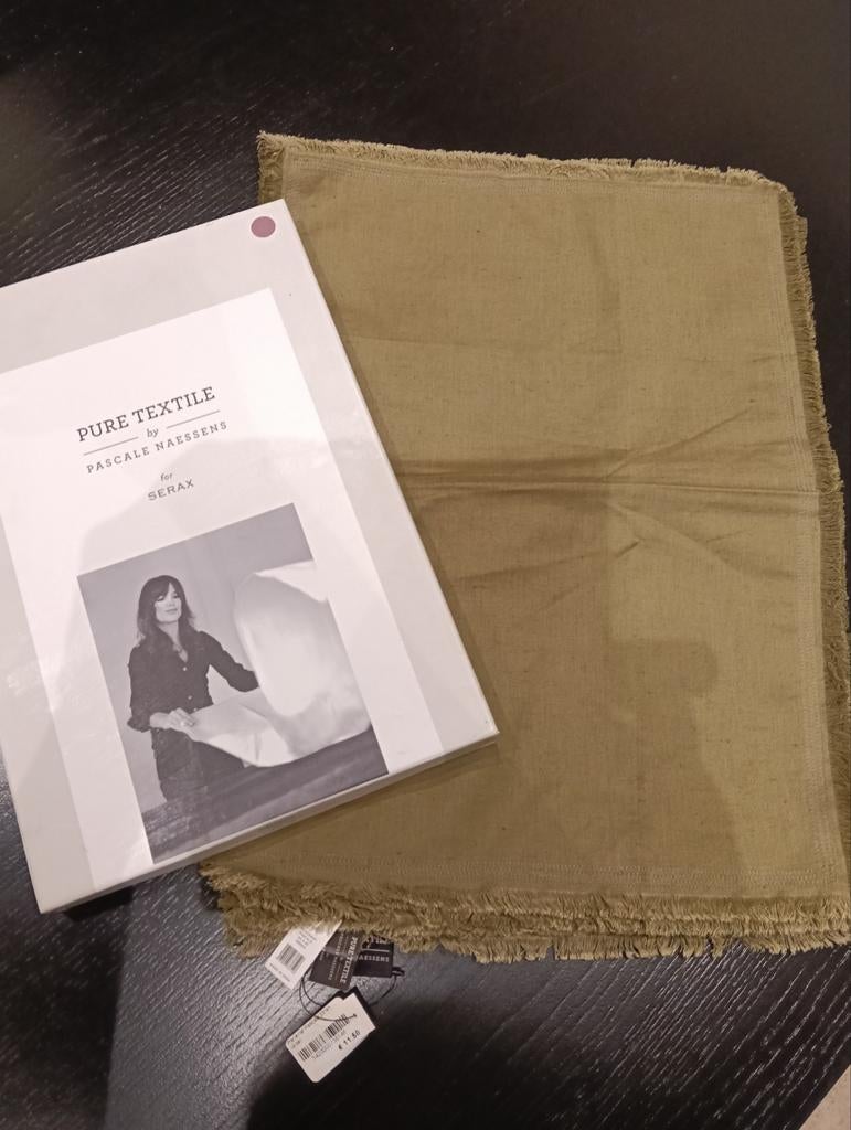 8 NIEUW Pascale Naessens Pure Placemat kaki groen, Huis en Inrichting, Ophalen of Verzenden, Nieuw, Groen, Placemat