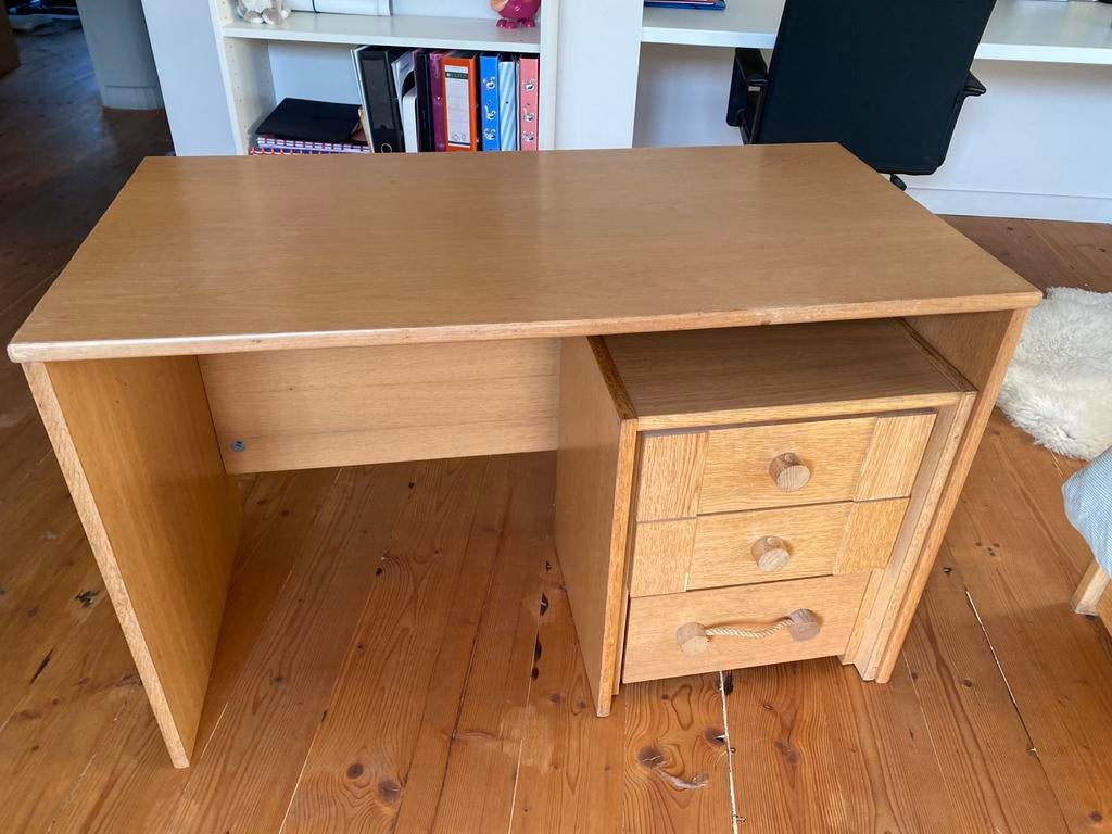 Bureau met bijhorende ladenkast, Ophalen