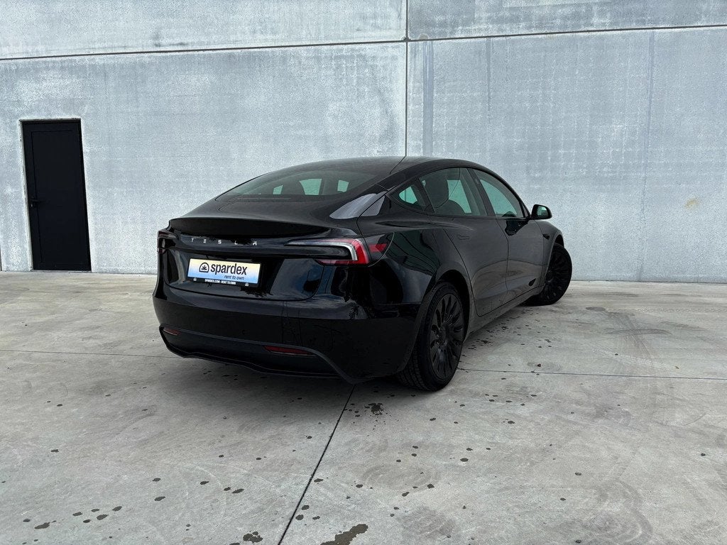 Tesla Model 3 Standard RWD | Leasing (automatique), Autos, Tesla, Cuir, Achat, Euro 6, 283 ch