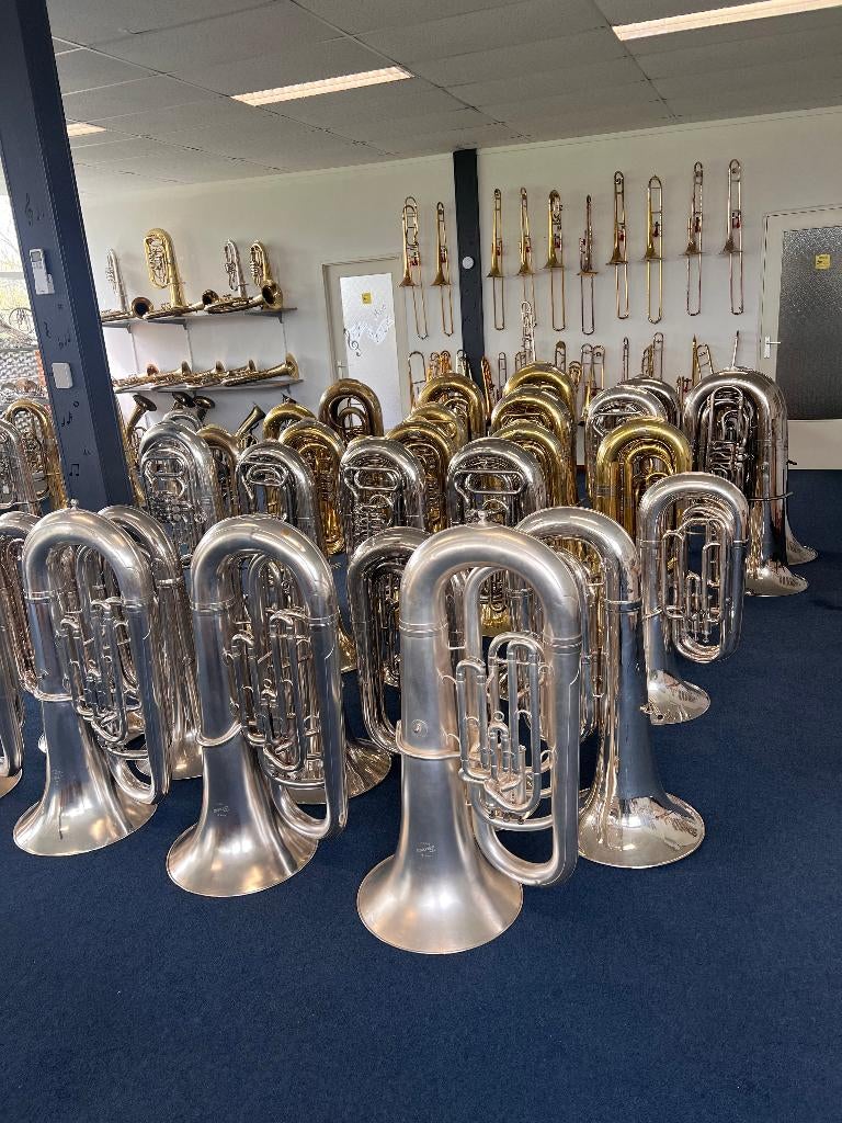 Nous avons plusieurs Bes/Es Tubas en stock !, Enlèvement, Utilisé, Tuba en si bémol