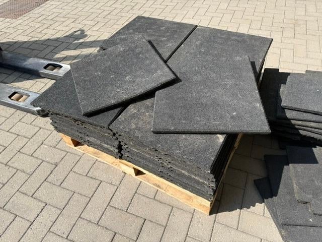 Rubbertegels GRIJS  GEBRUIKT 50x50x3 + PEN & GAT VERBINDING, Tuiles de terrasse, Utilisé, 10 m²² ou plus, Caoutchouc
