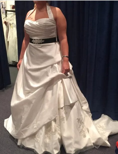 Trouwkleed in witte kleur met afneembare halter - Maat 44/46, Enlèvement, Comme neuf, Blanc, Robe de mariée