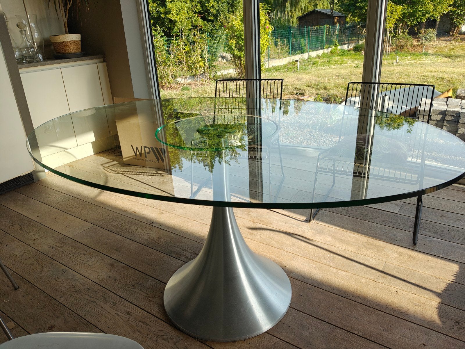 glazen eettafel, Ophalen