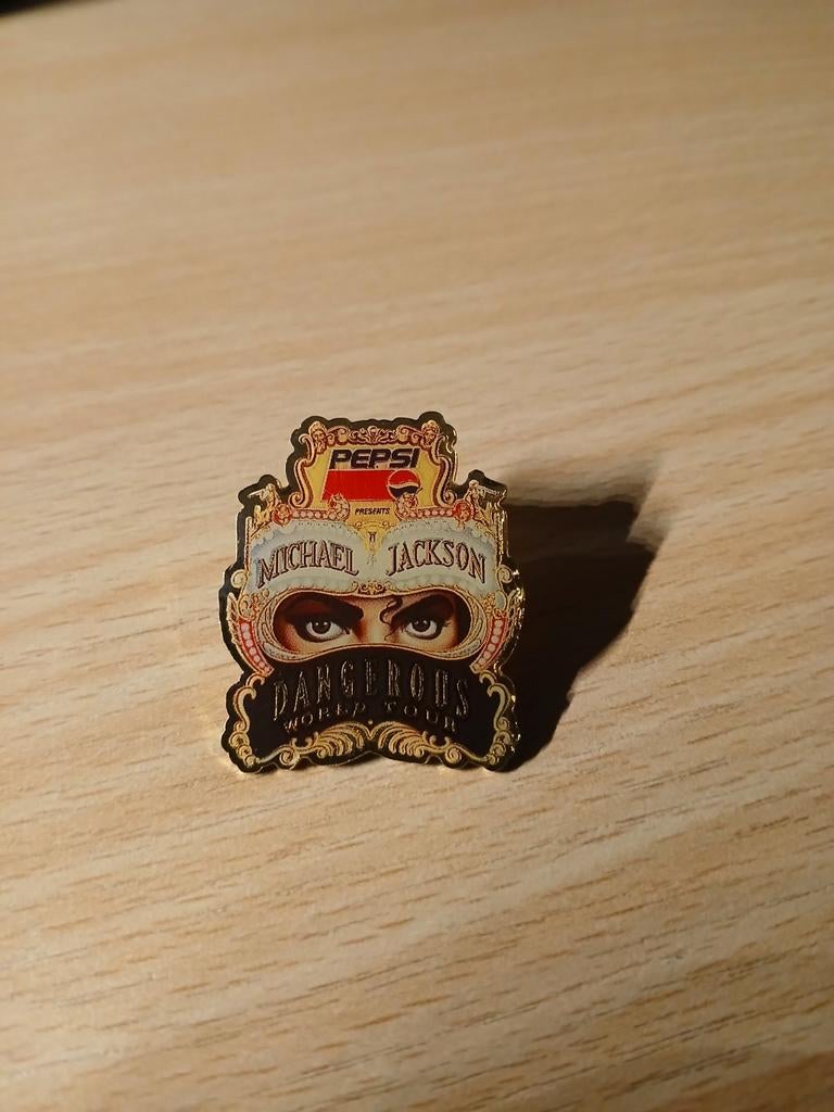 Anciens pins Coca-Cola et Pepsi, Enlèvement ou Envoi, Comme neuf, Marque, Insigne ou Pin's