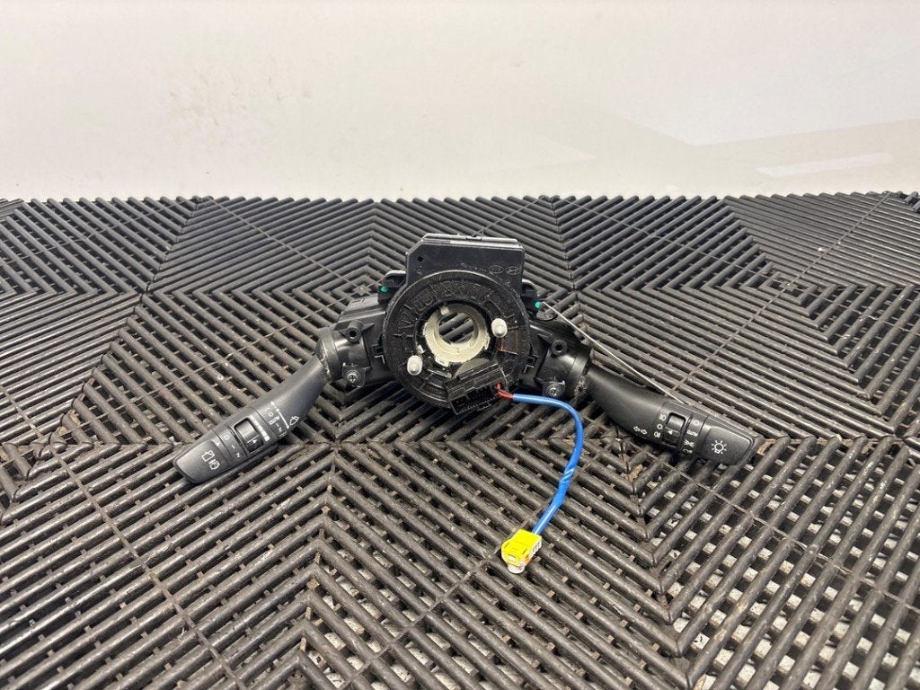 COMBISCHAKELAAR STUUR Kia Niro I (DE) (|4C73AR1001|), Info@kia.de, Theodor-Heuss-Allee 11
60486  Frankfurt am Main, DE, Kia Deutschland GmbH