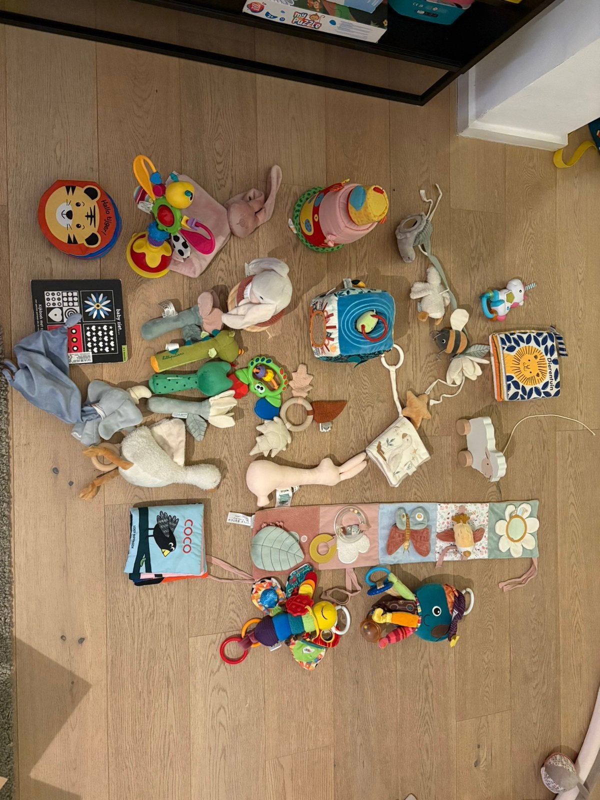 Set avec divers jouets pour bébés (+-0 à 6 mois), Enlèvement, Utilisé