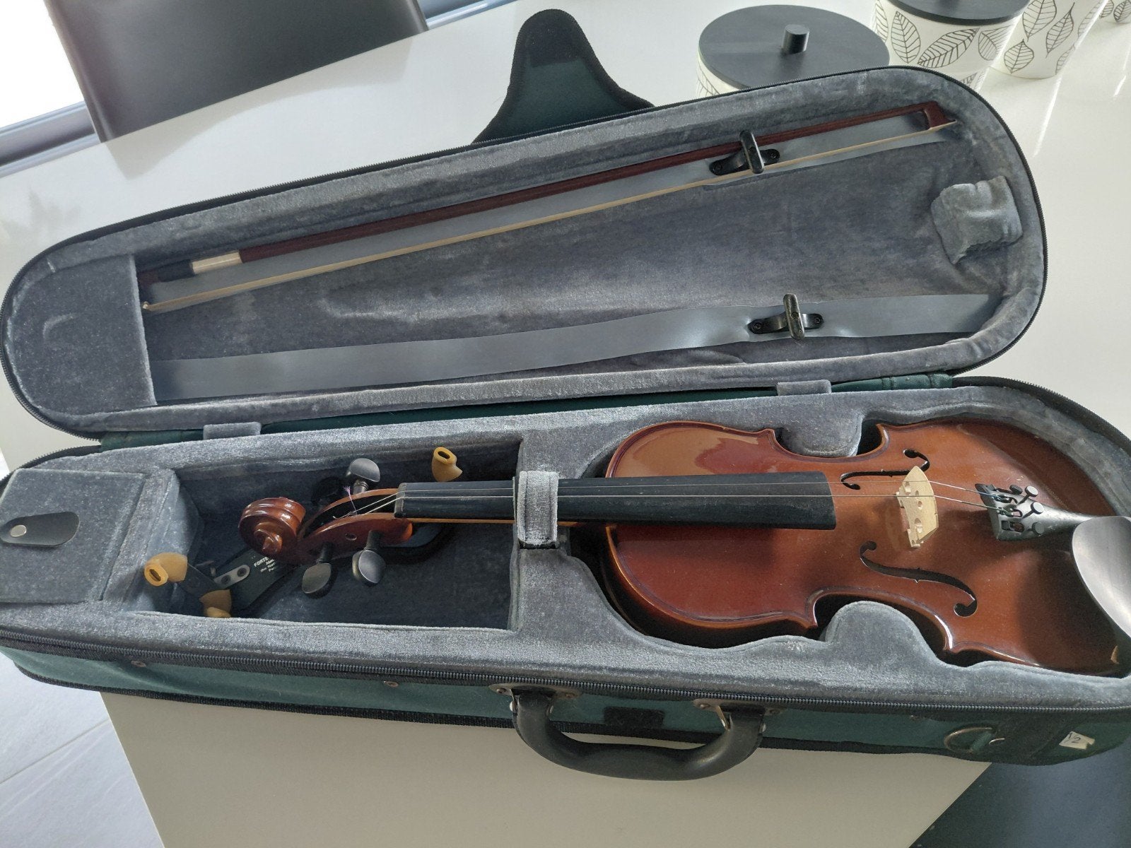 Violon 1/2 de la marque Menzel, avec son étui de transport., Musique & Instruments, Violon, Enlèvement, Avec valise, Utilisé