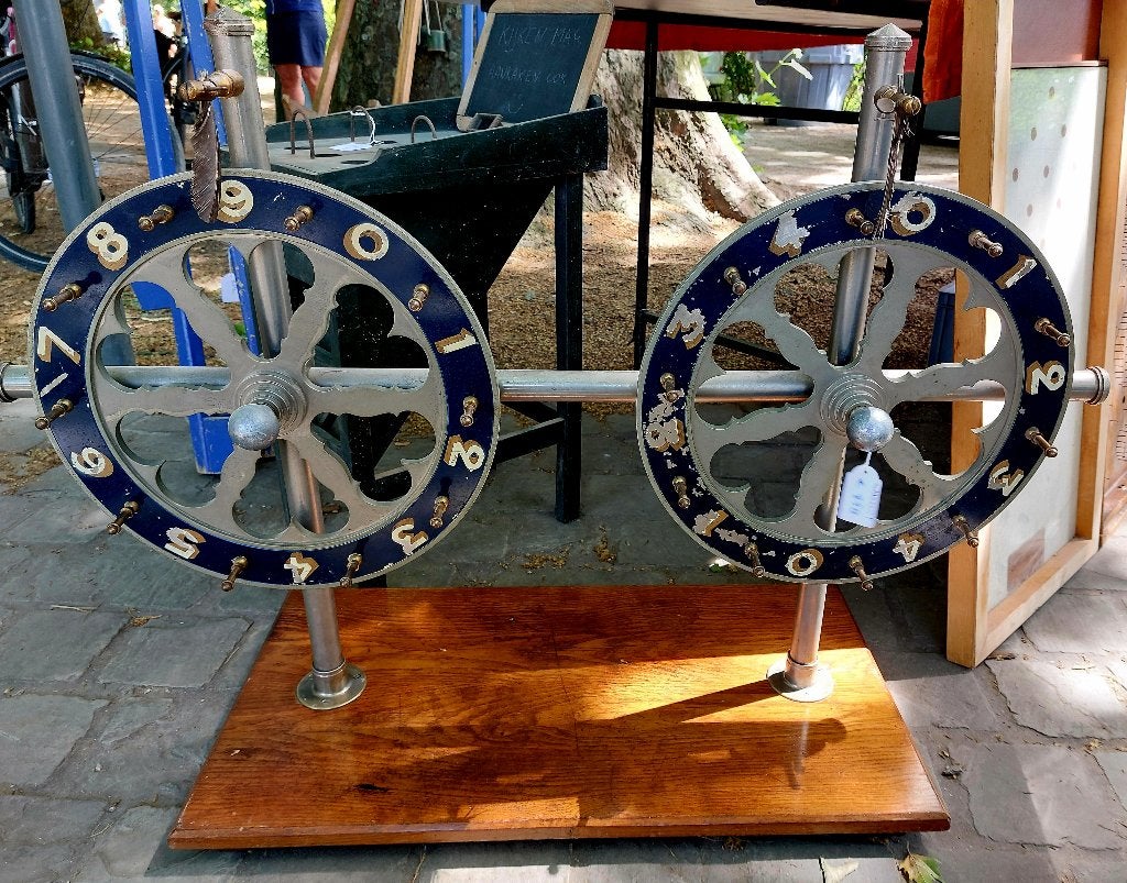 roue de loterie de J.A.Jost, Antiquités & Art, Antiquités | Jouets, Enlèvement