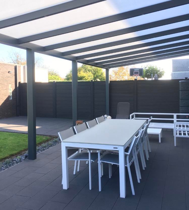 JATI en KEBON prachtige glazen tuintafel, Tuin en Terras, Tuintafels, Ophalen, Zo goed als nieuw, Aluminium