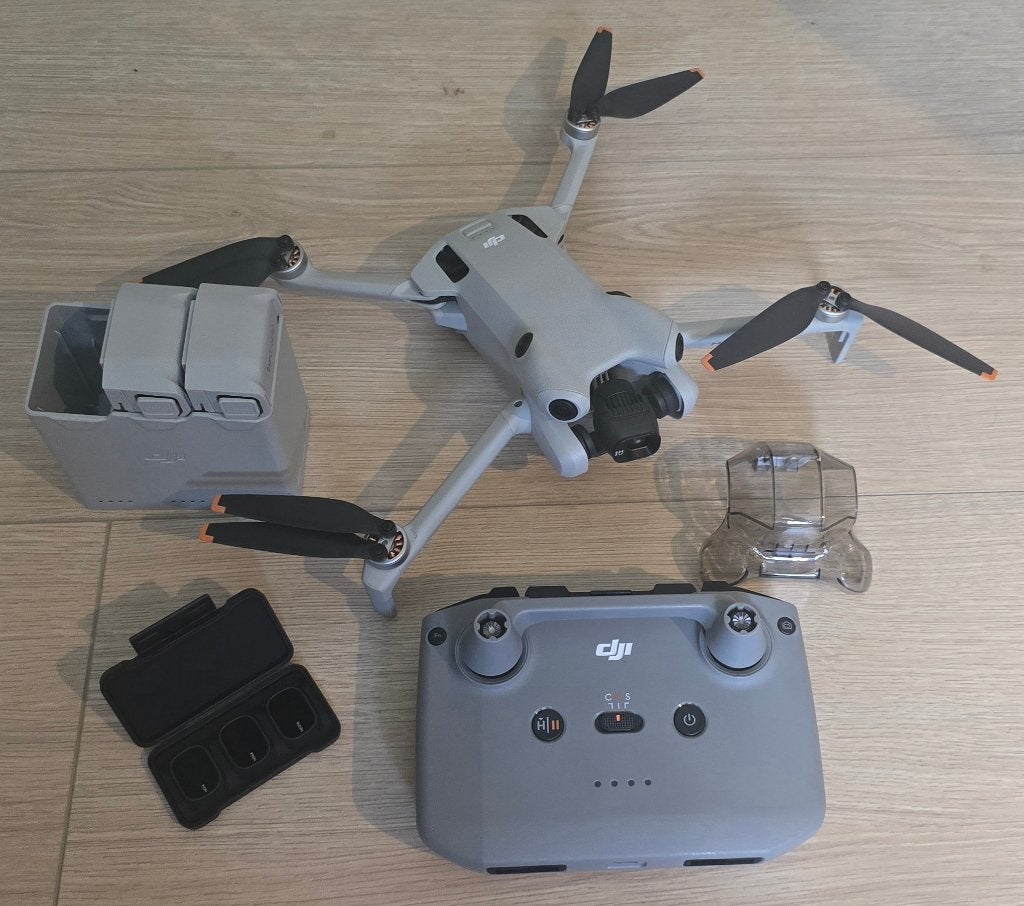 DJI Mini 4 Pro Fly More (DJI RC-N2), TV, Hi-fi & Vidéo, Drone avec caméra, Moins de 250 g, Qualité supérieure, 1 à 5 km