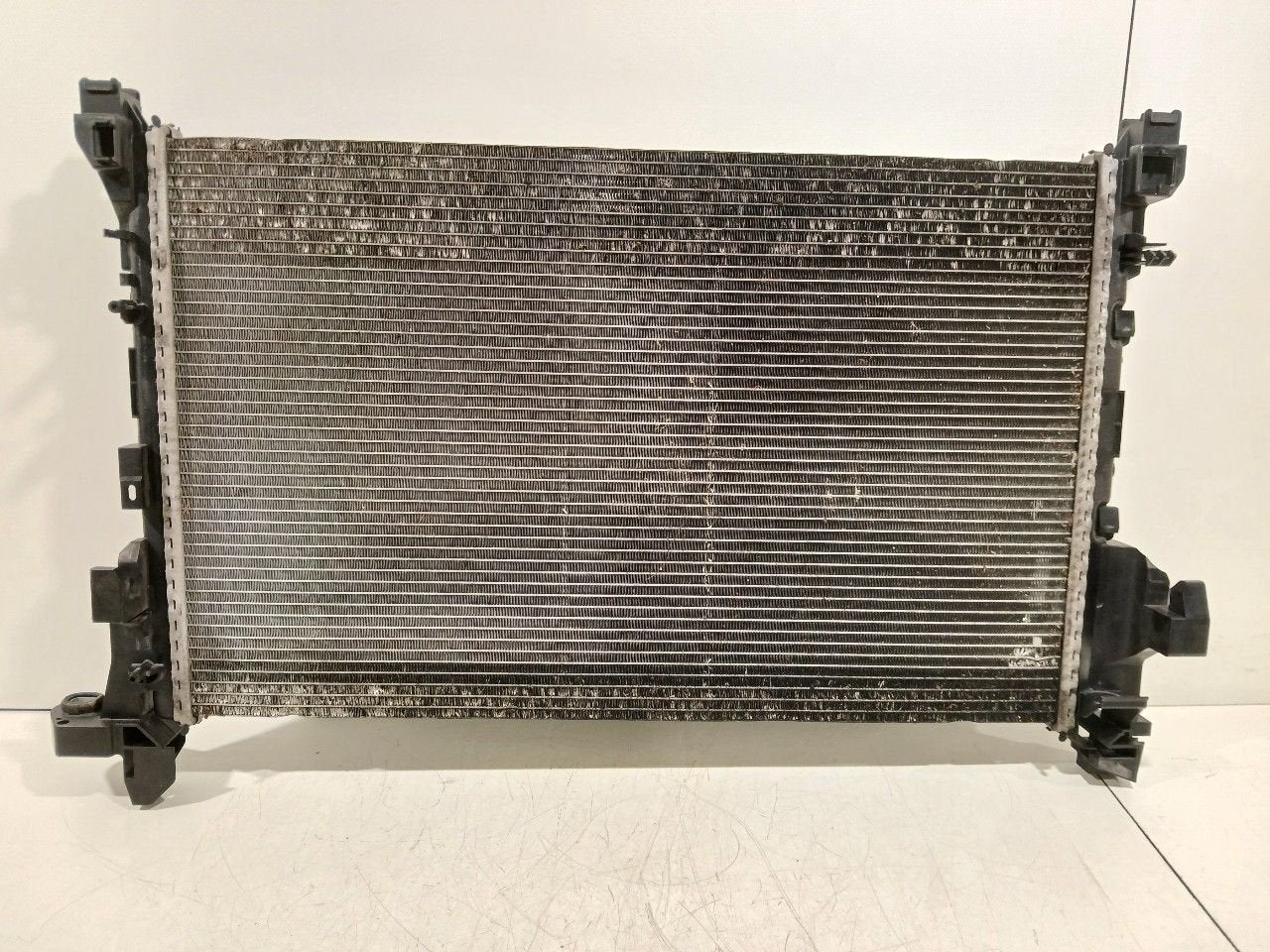 Radiateur Opel Vivaro, Onderdelen@venauto.nl, Van der Ven Autorecycling B.V., Gebruikt, Ettenseweg 76, 4706 PB Roosendaal, The Netherlands