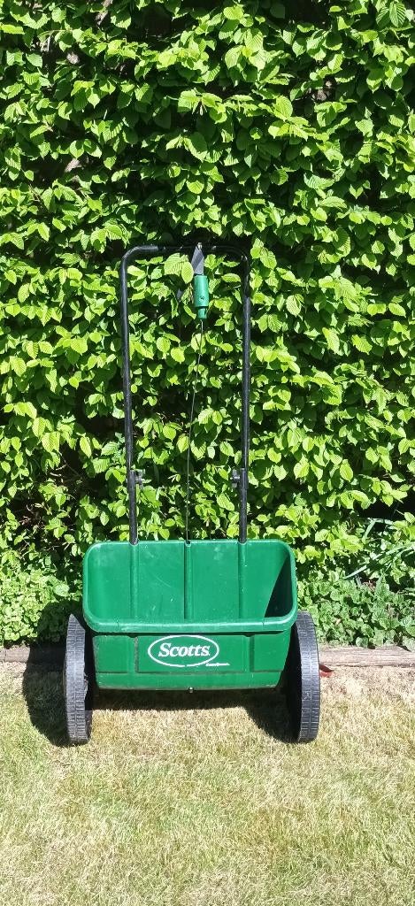 Scotts strooier, Ophalen, Zo goed als nieuw, Overige soorten, SCOTTS